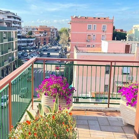 Апартаменты Panoramic And Bright Penthouse Is Waiting For You Рим Экстерьер фото
