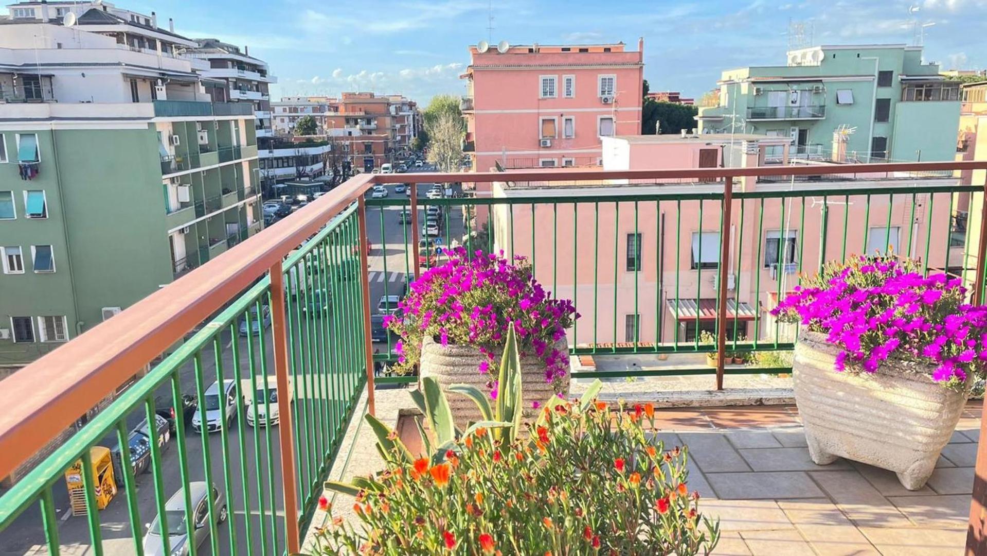 Апартаменты Panoramic And Bright Penthouse Is Waiting For You Рим Экстерьер фото